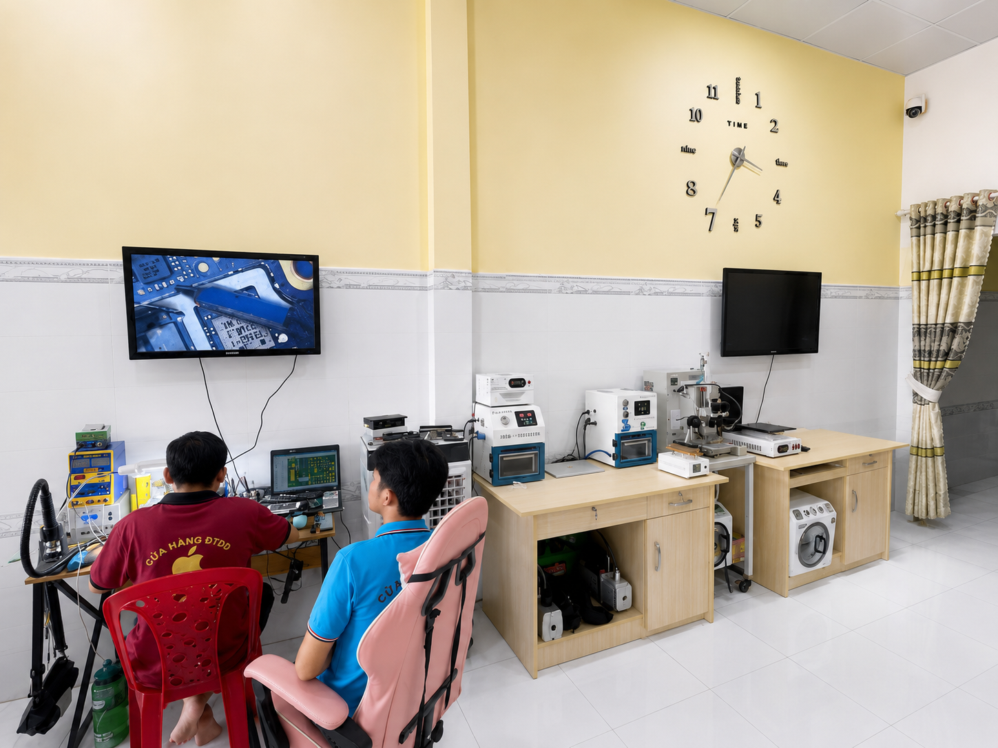 Khu vực sửa chữa điện thoại Trần Luân Apple