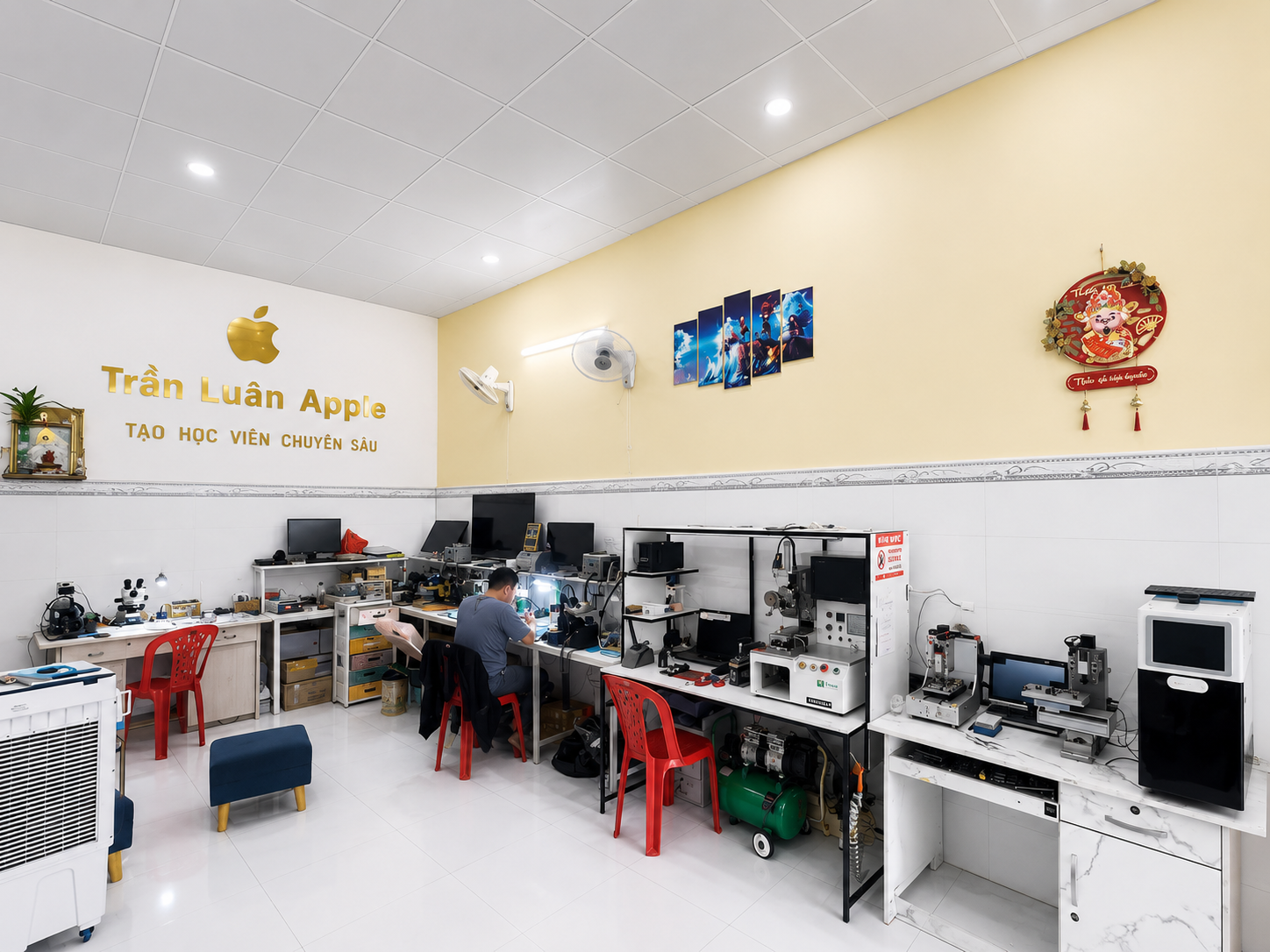 Không gian sửa chữa Trần Luân Apple